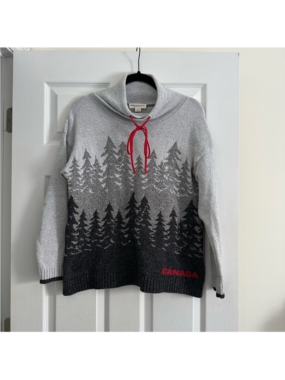 Size S Cotton Country Women’s Canada Forest Tree Gradient Knit Pullover Hoodie - Picture 2 of 6